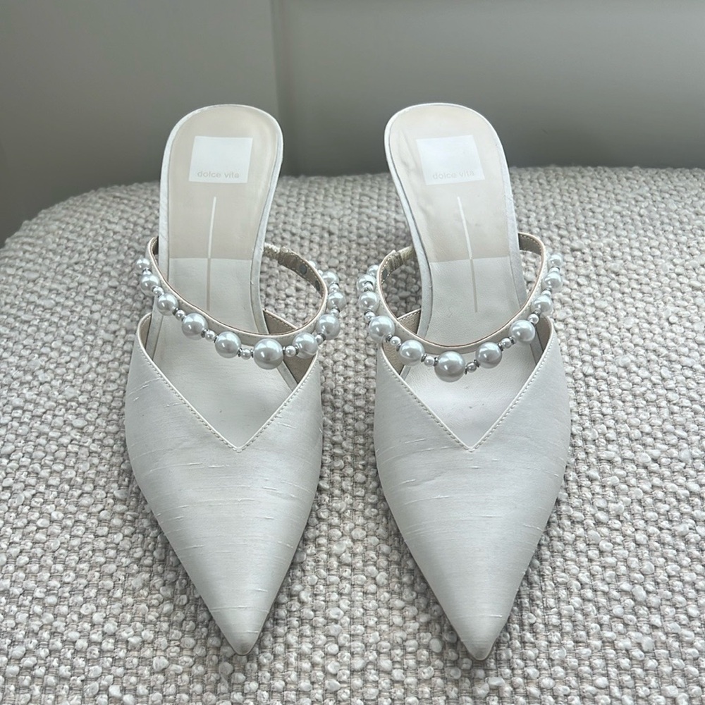 Elegant White Women's Shoes with Pearl Detailing